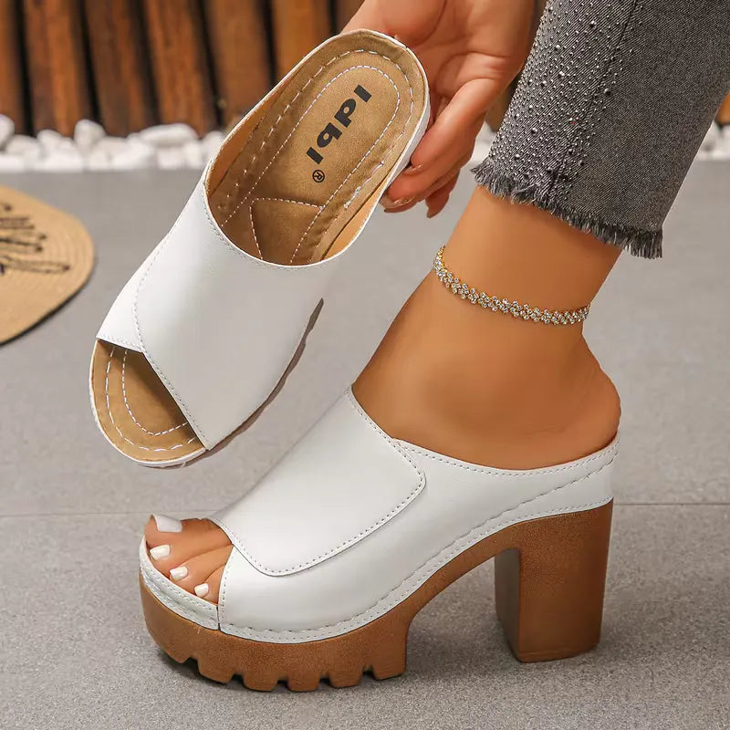 Chunky | Triple-Arch Orthotic Cushioning, Posture-Aligning Wedge Platform