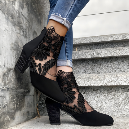 Norene | Biomechanical Arch Alignment, Anatomical Wide-Toe Box Architecture