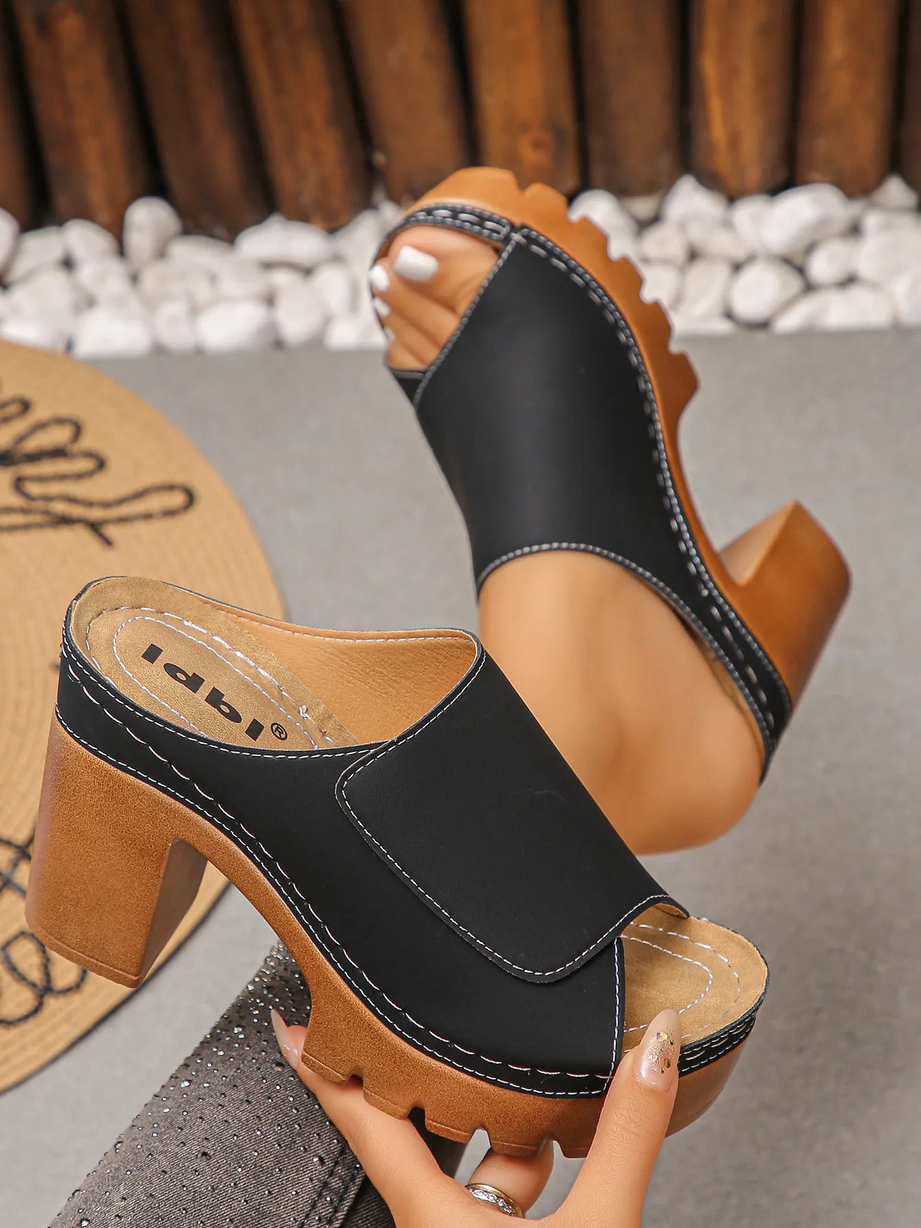 Chunky | Triple-Arch Orthotic Cushioning, Posture-Aligning Wedge Platform