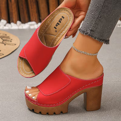 Chunky | Triple-Arch Orthotic Cushioning, Posture-Aligning Wedge Platform